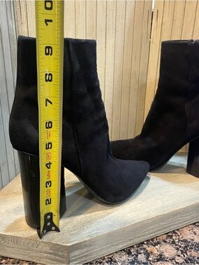 Sperry Black Suede Edie Block Heel Ankle Boots 8.5